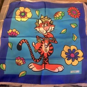 🔖 New Moschino Scarf